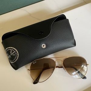 RayBans Gold Aviator Classic
